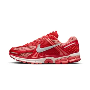 Zoom Vomero 5 PRM "University Red Metallic Silver" FN6833 657