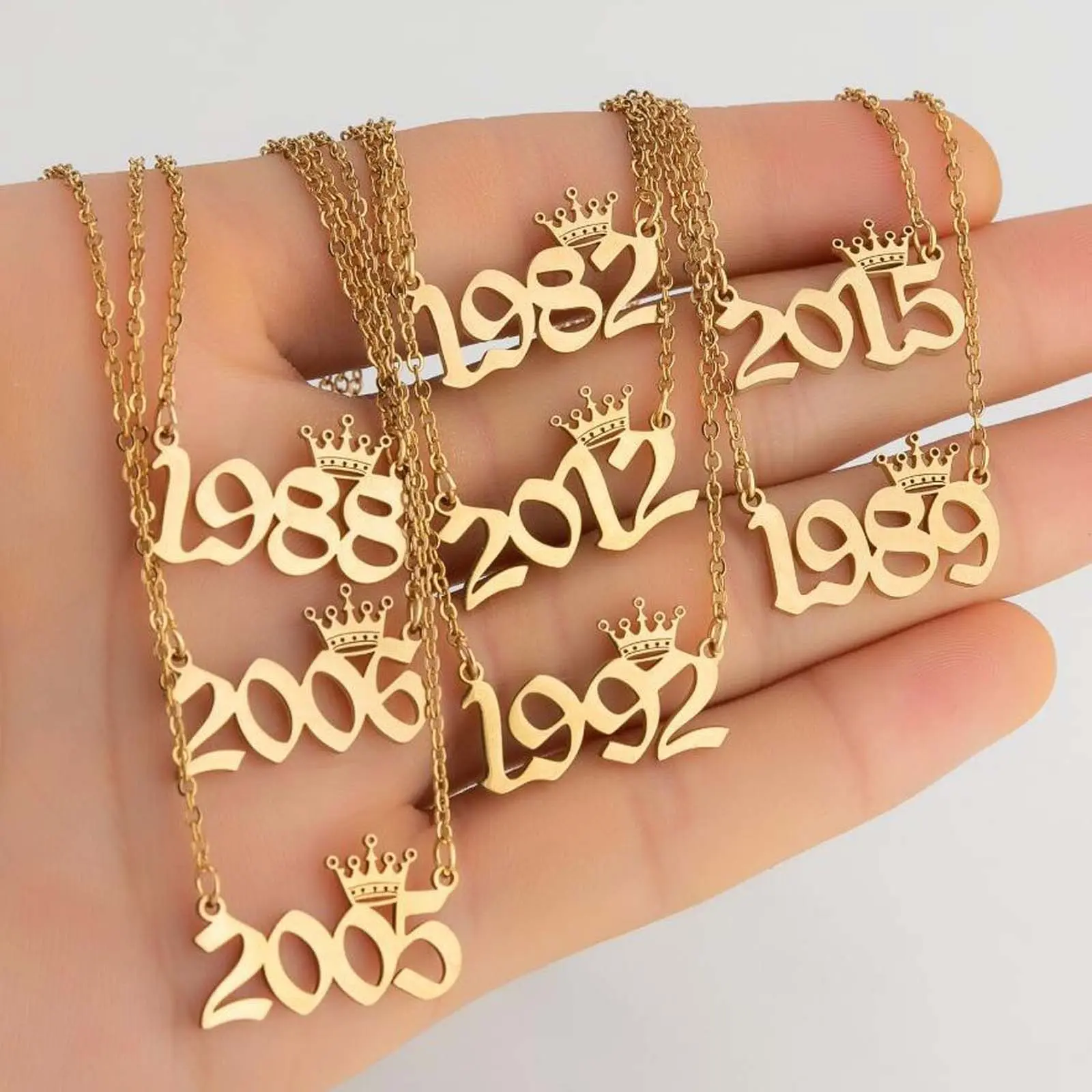 [Limited-Time Event] Women's Customizable Crown Shape Year Pendant Necklace - Niche, Personalized, Versatile, High-End Design - Ideal for Birth Year, Anniversary, Birthday Gifts, Happy Birthday