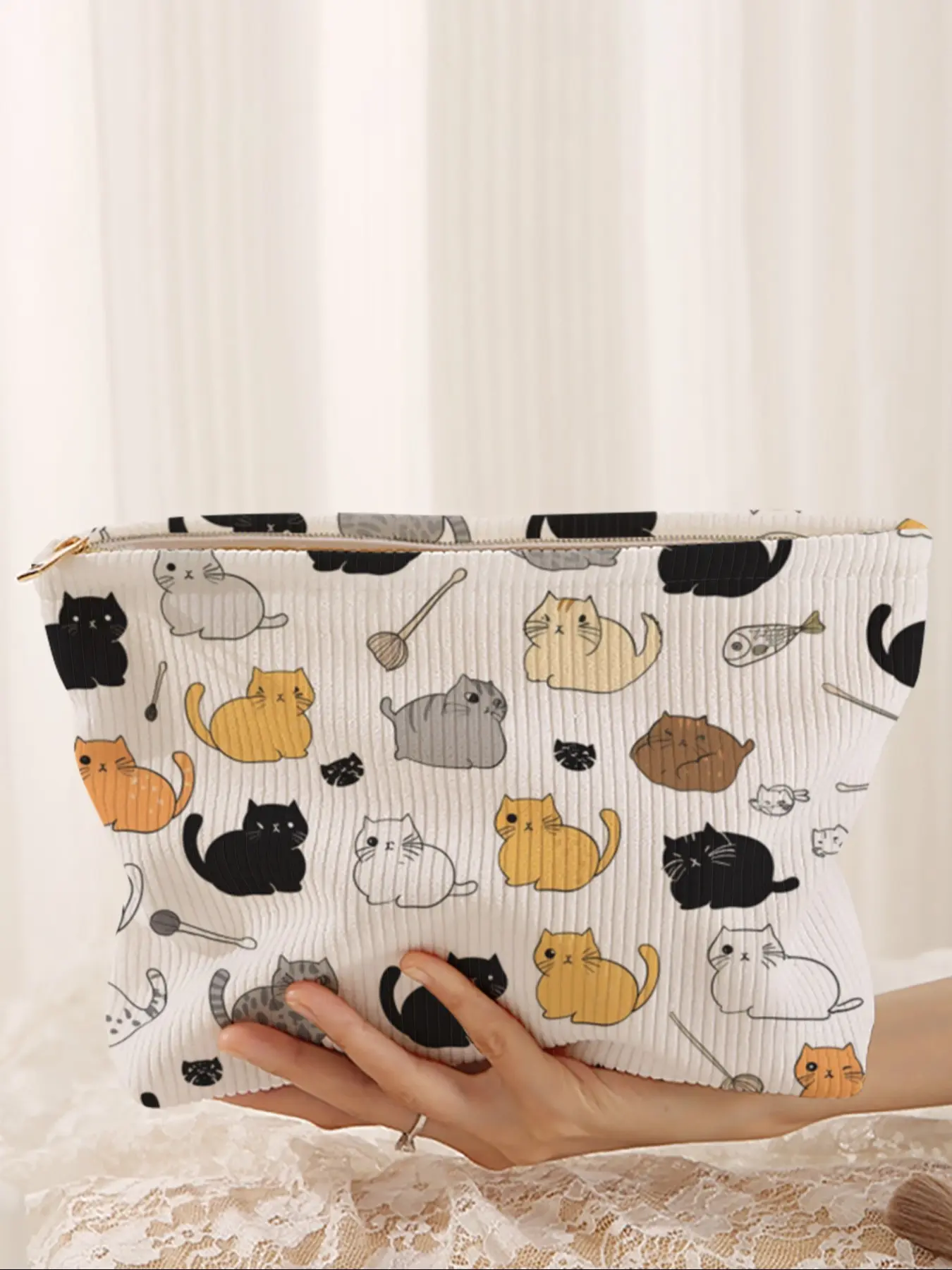 Cute Cat Print Corduroy Makeup Bag, Cartoon Style, Lightweight Multi-Functional Fashion Casual Cosmetic Pouch, Travel Organizer, Handheld Cosmetic Pouch, Travel Cosmetic Bags, Cosmetics Bag