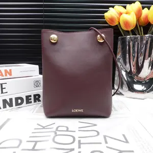 Pre-owned Loewe Leather Shoulder Bags Pebble Burgundy Shoulder Bag T10193725