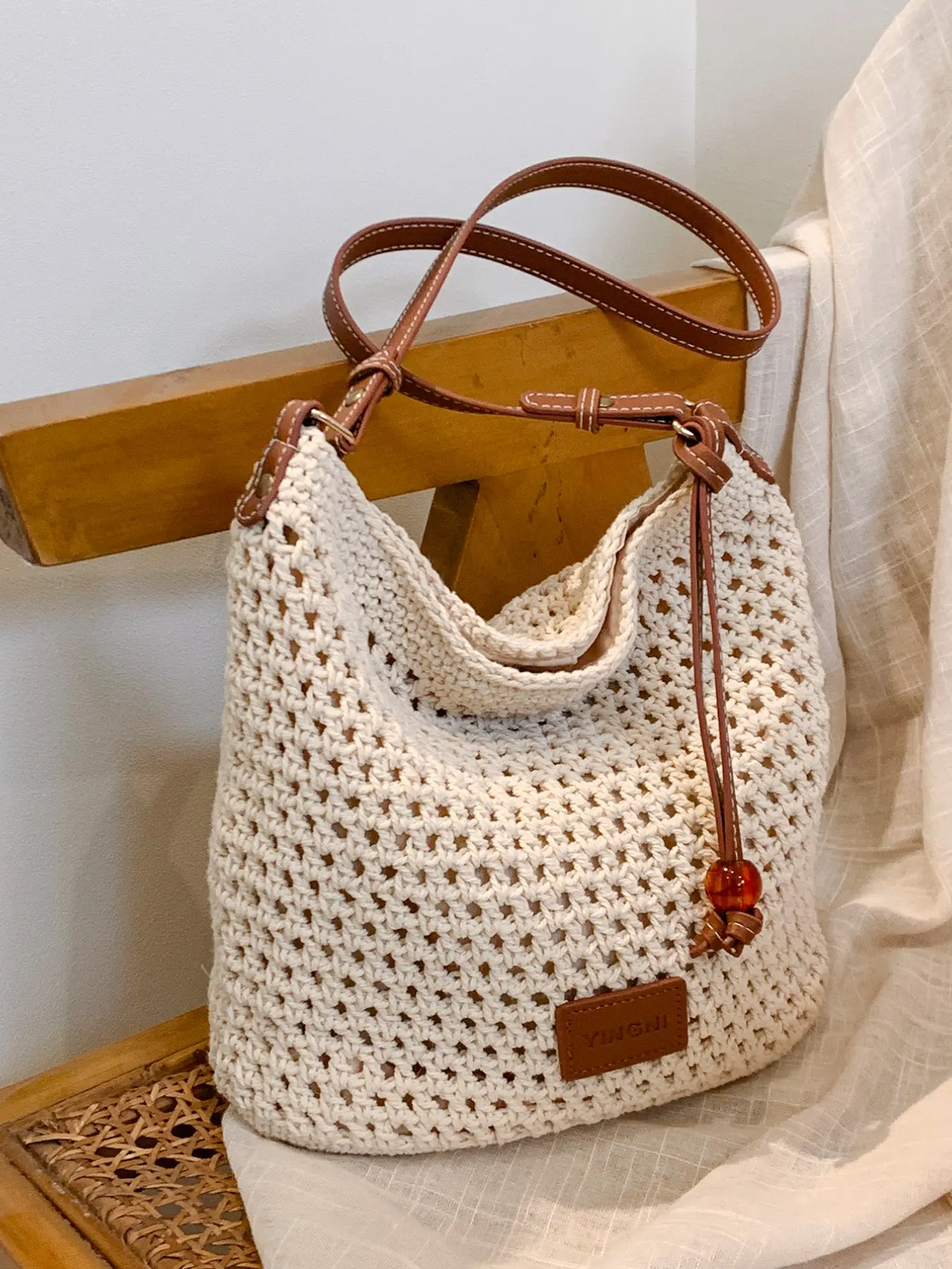 Women's shoulder bag，Lightweight and Portable, Minimalist Design, Fabric, Polyester Lining, Ideal for Daily Use and Travel, Fabric Shoulder Bags, Fashionable Bags