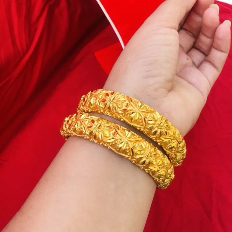Women's Fashionable Creative Bangle Set - Gold-Tone Stacking Bangles with Flower, Heart Details, Costume Jewelry Accessories, Bracelets Accessories, Flowers, Gold Aesthetic, Geometric, Female, Metal Coating, Elegant Bangle Bracelet