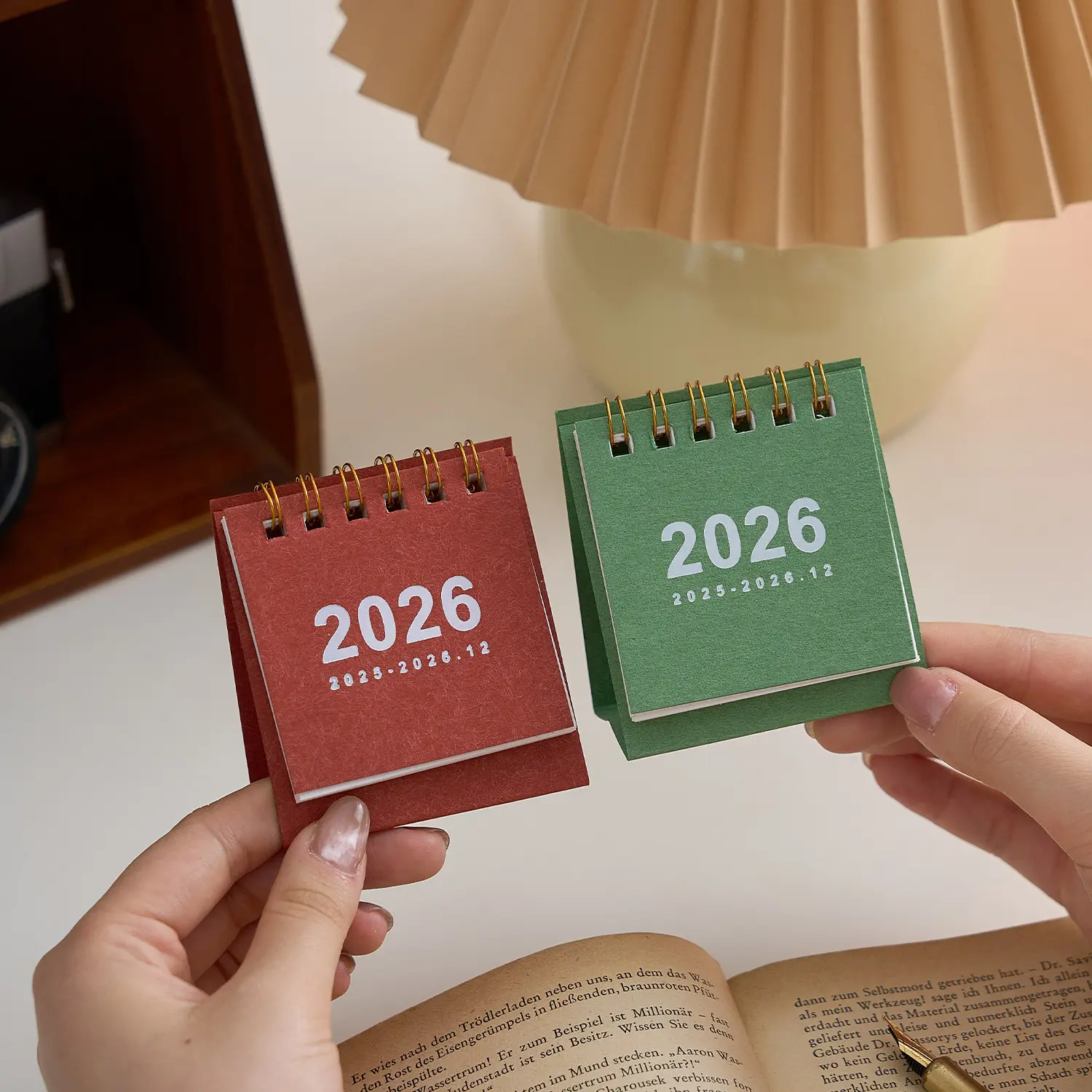 2026 Simple Mini Desk Calendar, Portable Daily Planner, Weekly Planner, Minimalist Desktop Decoration, Small Tabletop Organizer, Perfect for Planning & Tracking