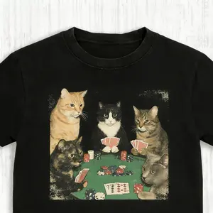 😹 Funny Animal Vintage Graphic Tee – Royal Flush Felines Cat T-Shirt, Unisex Meme Cringe Funny Shirt, Casual Streetwear, Soft Cotton Crew Neck, Gifts for Friends, Menswear & Womenswear, Trendy Graphic Tee S-3XL