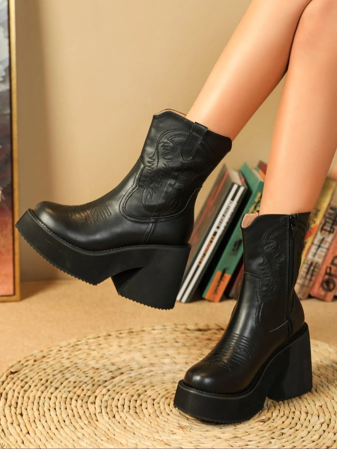 Women's Western Embroidered PU Leather Boots, Boots Heels, Casual Comfortable Platform Shoes for Daily Wear