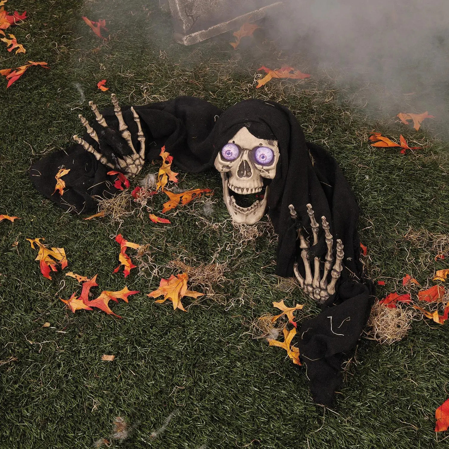 18" LED Spooky Skeleton Groundbreaker Plastic Halloween Decoration