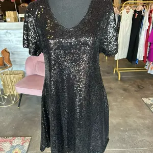 Anna Kaci Black Short Sequence Dress - Casual Women's Womenswear, V-Neckline gently worn size large