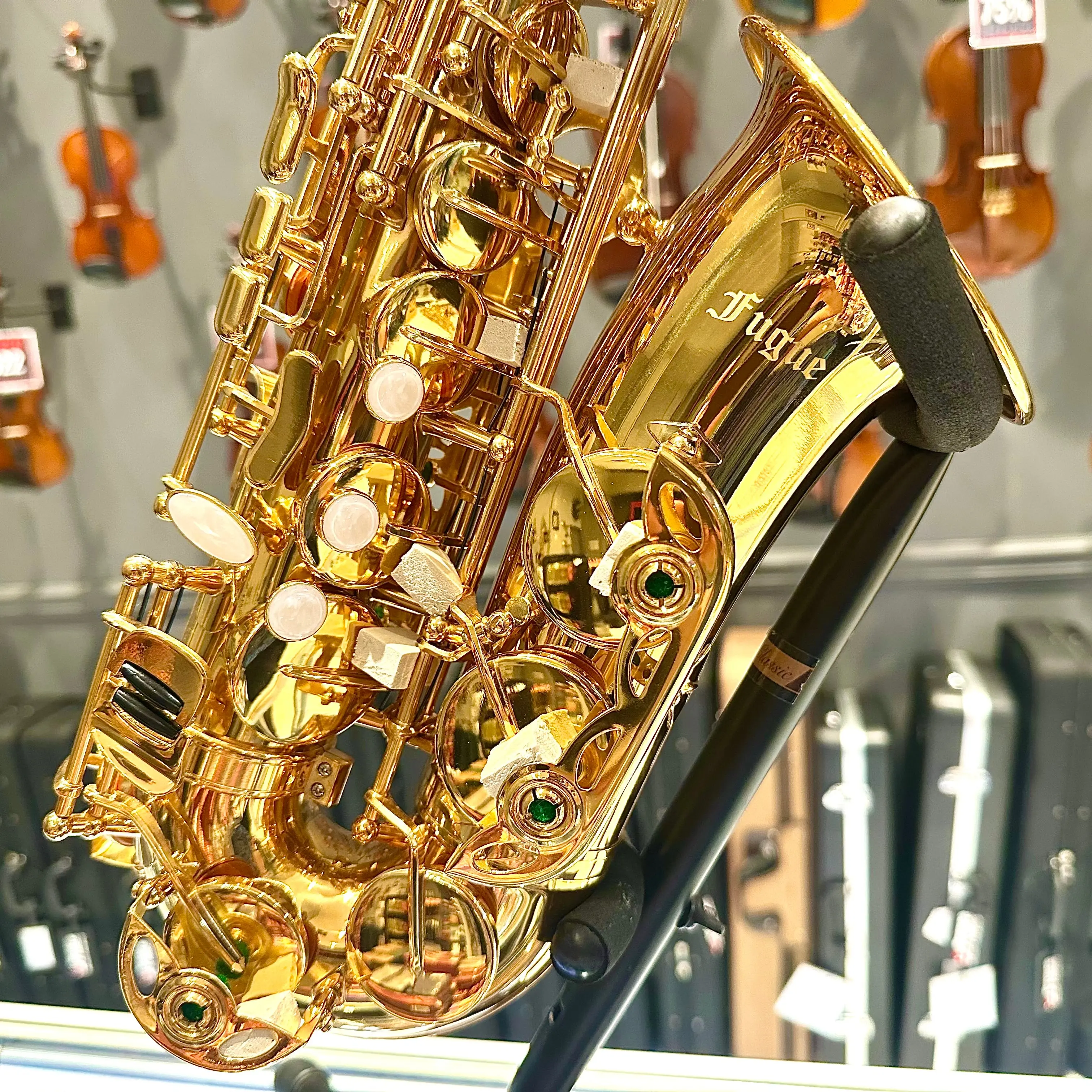 Fugue F82g: Student Alto Saxophone, Gold Lacquered