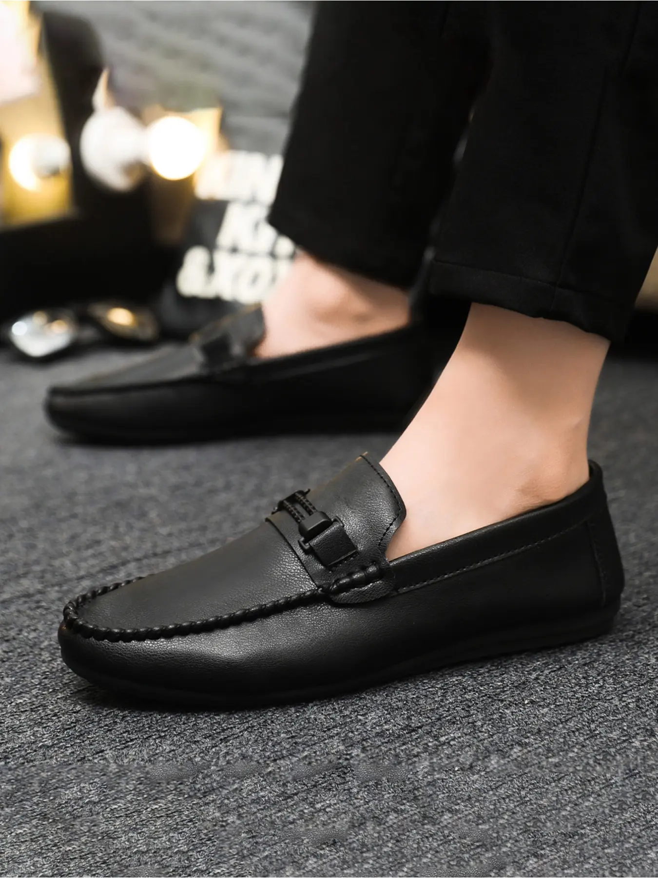 2026 Men's Black Leather Slip-on Loafers, Versatile for Driving and Casual Wear, Classic Black Style Suitable for Both Commuting and Dates