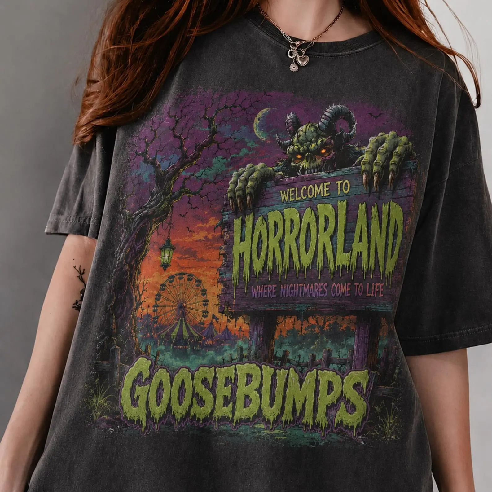 Women's Vintage Goosebumps Horrorland Graphic Print T-Shirt, 90s Retro Horror Book Crew Neck Top, Garment-Dyed Ring-Spun Cotton Comfort Colors Haunted Theme Park Halloween Gift