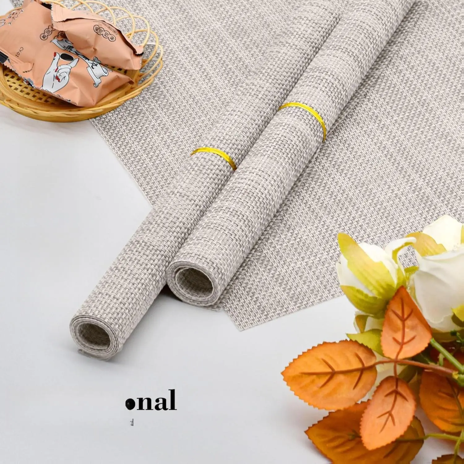 Beige Plain Rectangle Vinyl Washable Placemats (Set of 4) - PVC Woven Mat-Style Placemats & Coasters, Wear-Resistant, Spill-Proof, Wipe Clean, Heat-Resistant, Non-Slip, Durable, Breathable, Indoor-Outdoor Dining Table Protection Gift, Wear Resistant Place
