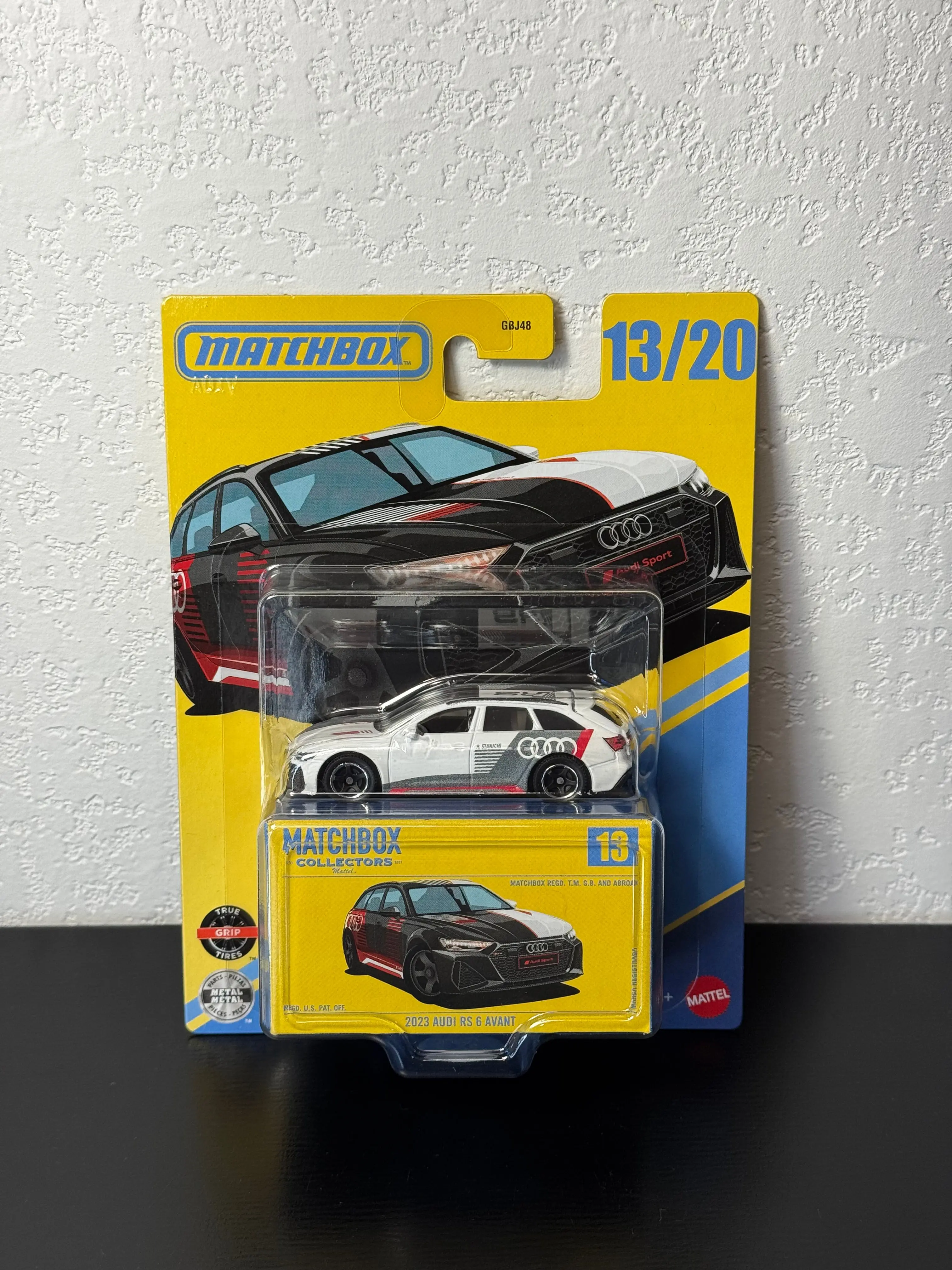 Matchbox 1/64 Scale Performance Diecast Toy Car, 2023 Audi RS 6 Avant White Collector's Model #13, Scale 1/64