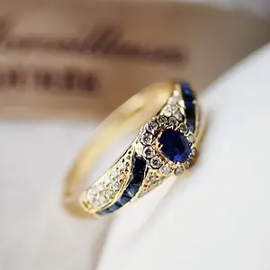 1 Fashionable 18k Gold-plated Ring with Sparkling Imitation Zirconia Decoration, Suitable for Daily Wear By Men and Women