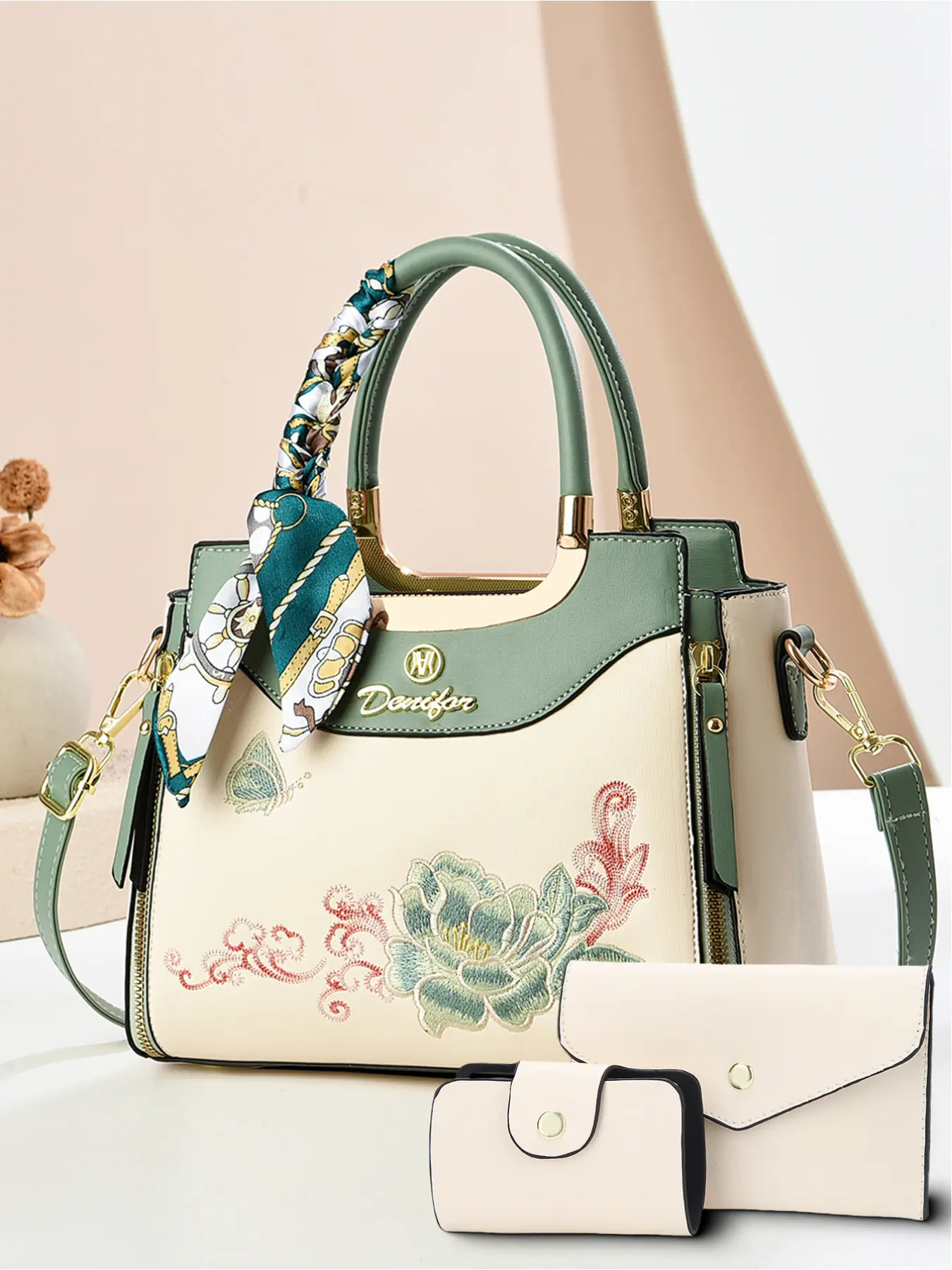 Elegant embroidered High Capacity All Seasons Handbag with large capacity for women; fashionable classic versatile mommy bag Fashionable Patterned Bag