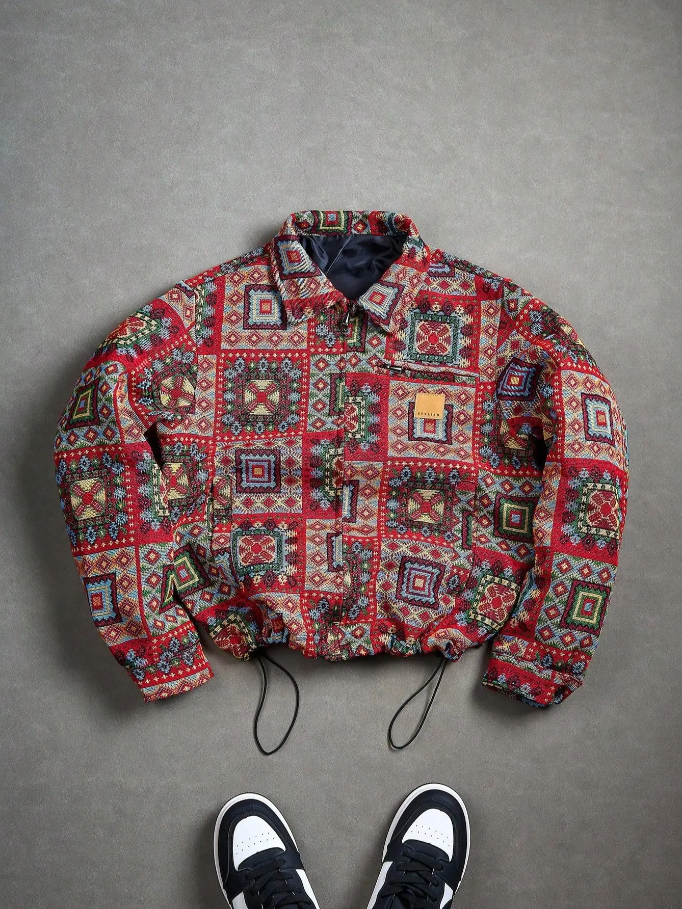 Men’s Ethnic Jacquard Cropped Bomber Jacket – Comfortable & Windproof, Dual Drawstring Hem, Zipper Chest Pocket, Leather Patch, Relaxed Fit, American Vintage Street Style