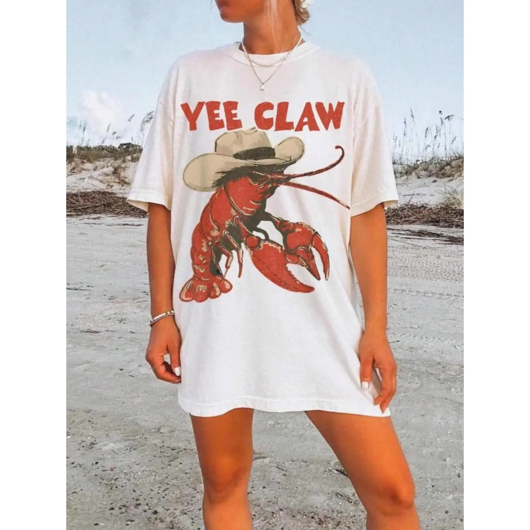 Cowboy Crawfish Vintage Oversized Graphic T-Shirt Beachwear Summer Vacation Western Style Funny Lobster Tee Casual Streetwear Coastal Aesthetic Soft Trendy Outfit Women Holiday Fashion Cute Graphic Tee Comfortable Loose Fit Summer Top Beach Outfit Street
