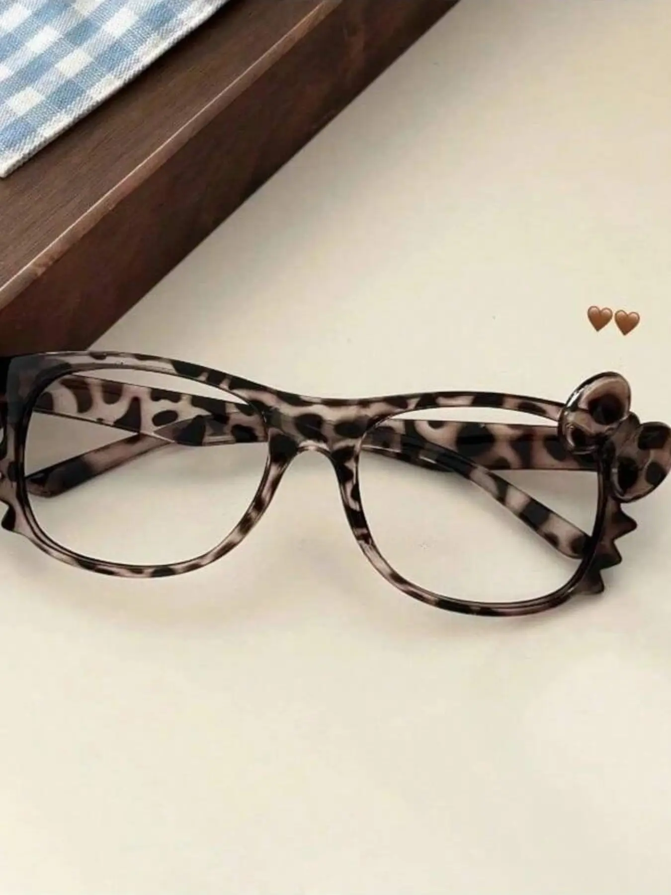 Vintage Leopard Print Glasses Frame Hello Kitty Cute Quirky Glasses Y2K Style Round Frame Straight Well Design, Retro Fashion Eyewear for Women Leopard Pattern Trendy Frames Eyeglasses Fashionable Frames Glasses