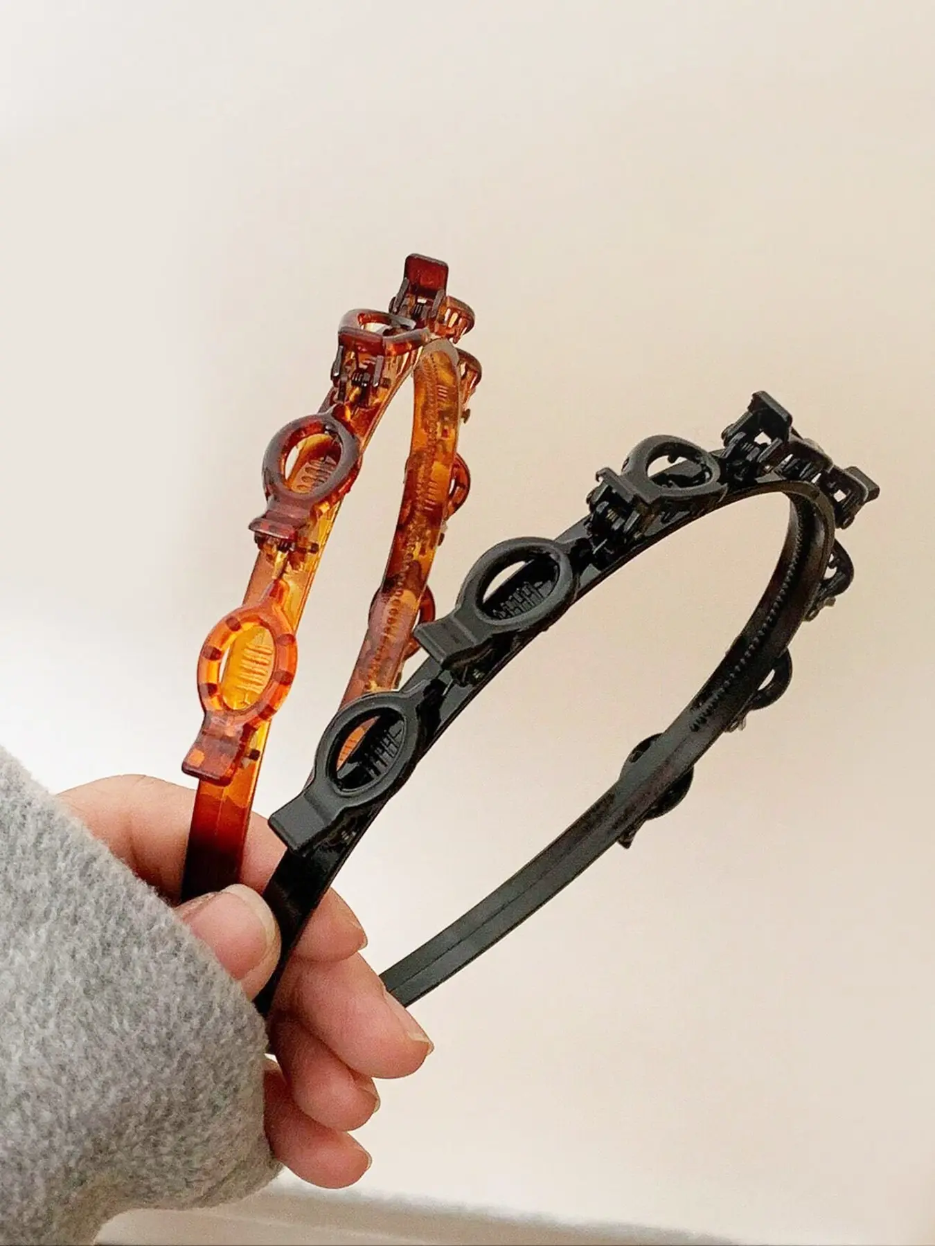 A novel multifunctional adjustable headband, Hairband, fashionable headwear, and hair accessories that look elegant and minimalist for daily wear, making it a surprising and exquisite small gift, Headbands women