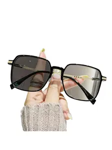 Color-Changing Square Frame Glasses, Photochromic Driving Glasses, Outdoor Use, Phone and Computer Operation, Fashionable Eyewear, Stylish Sunglasses