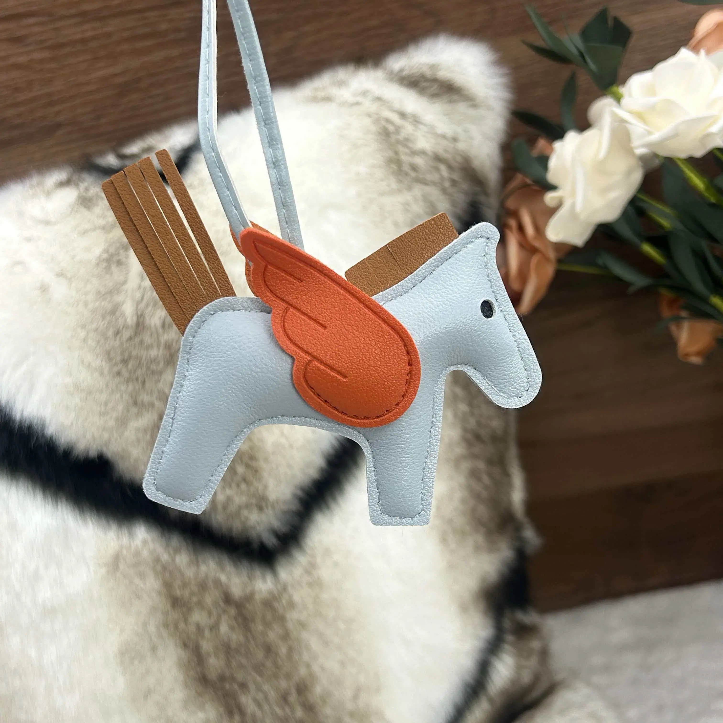 Pre-owned pony charm(Random color) Pre-owned pony charm(Random color)