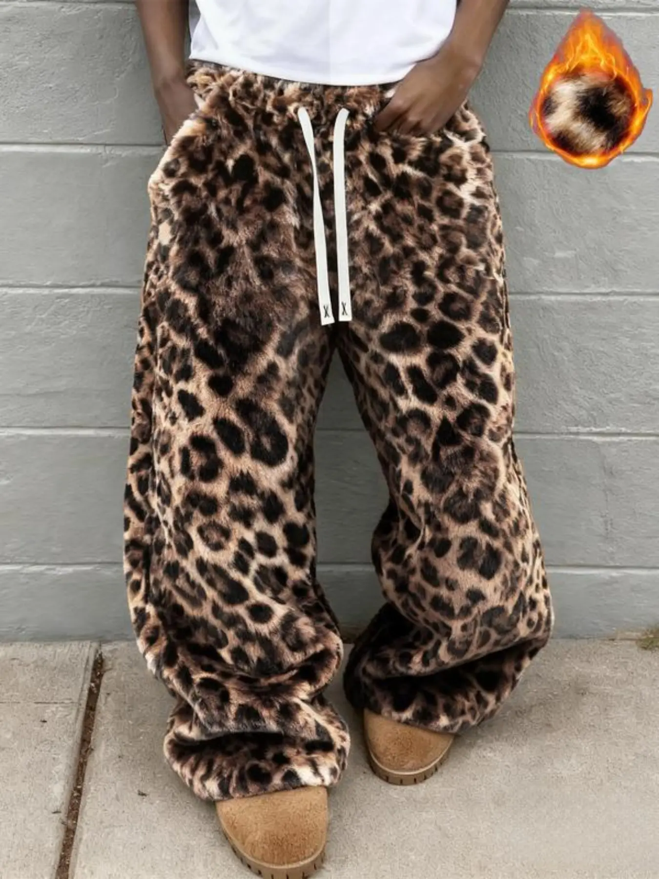 Men's street style, Casual Comfy Sweatpants, Fitted Sweatpants, Casual fashion sweatpants, stretch waist knit sweatpants, double-sided fleece sweatpants, natural leopard print design, autumn winter everyday wear, Athleisure Style Pants