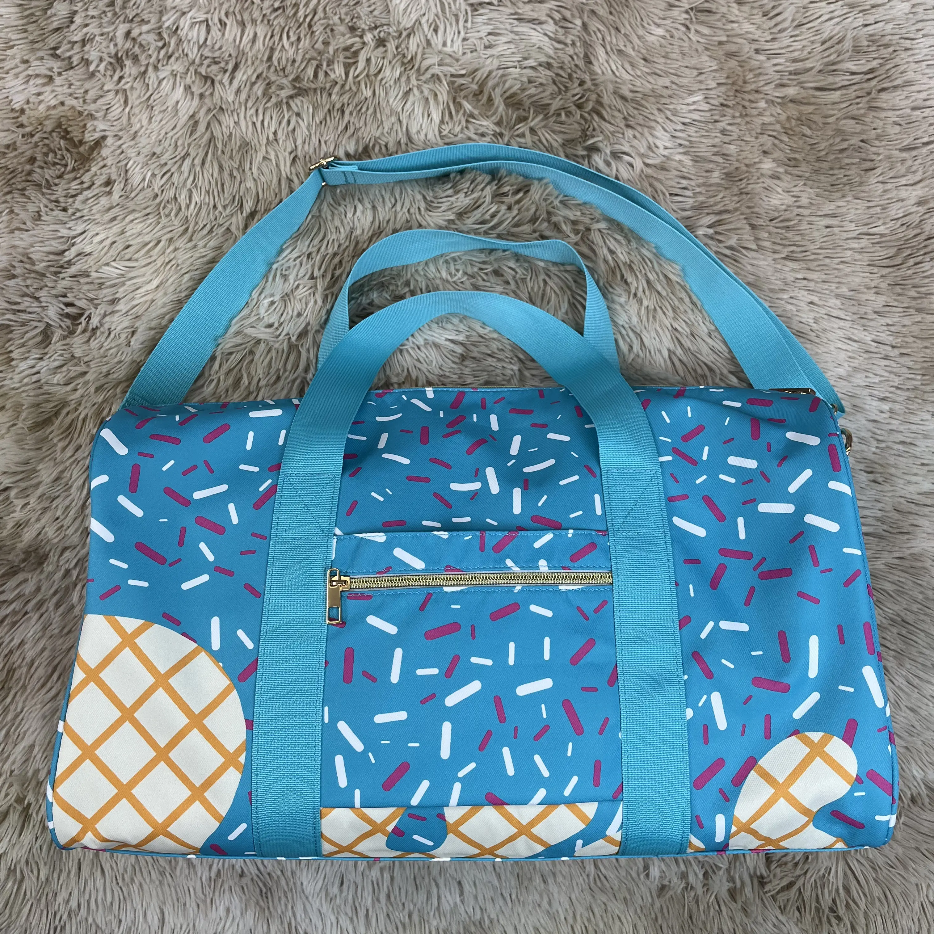 Ice Cream Drip Print Duffle Bag, Fun & Stylish Travel Weekender for Weekend Trips and Adventures, Travel Duffel Bag, Duffel/Weekender Bag