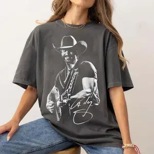 Riley Green Shirt Vintage Graphic Tee Riley Green T-Shirt Retro Gift For Women and Man Unisex