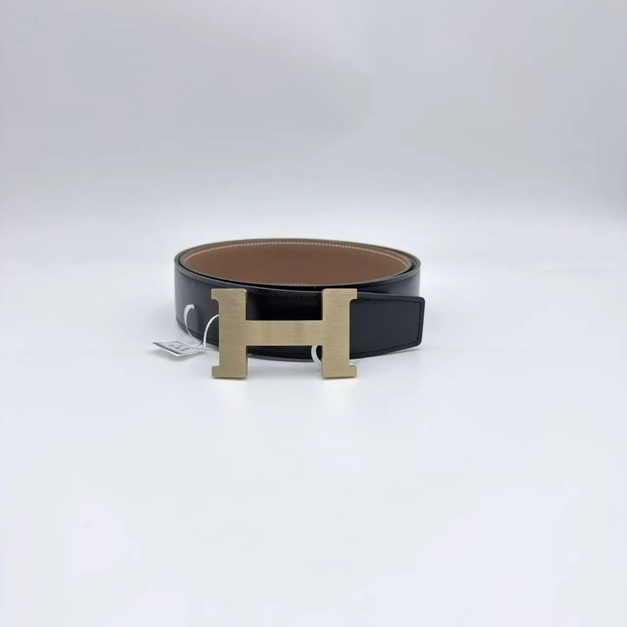 Pre-owned HERMES Belt, 38 mm Width, Gold Buckle, Double Sided Black and Brown Leather, European Size L637