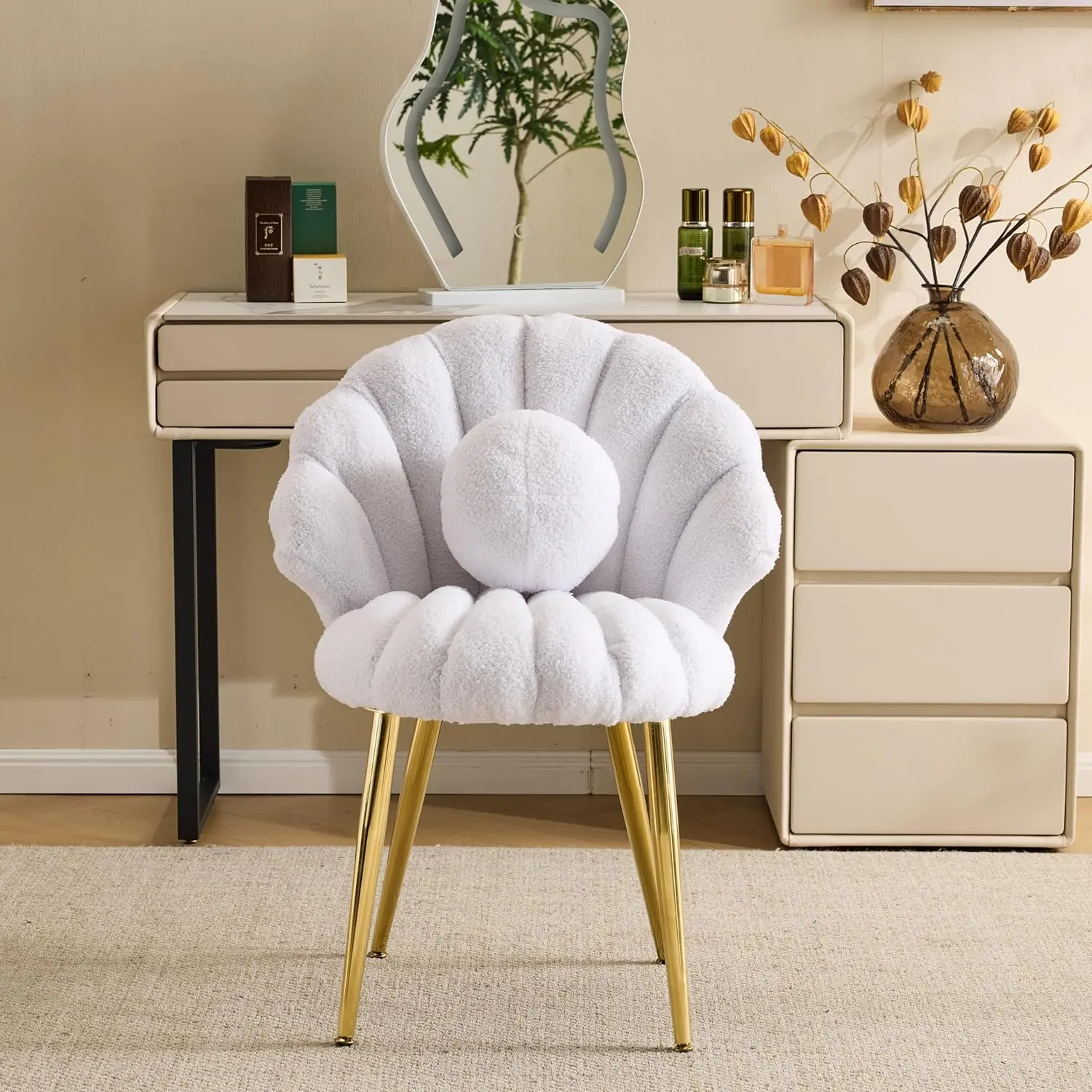 VINGLI Shell-Shaped Teddy Fleece Modern Accent Chair - No-Wheel Vanity Desk Chair with Back, Cute Small Pearl Decor Pillow, Plush Small Space Armchair, Gift for Girls, Ideal for Makeup Rooms/Bedrooms, Cute Room Stuff, Girly Room Stuff