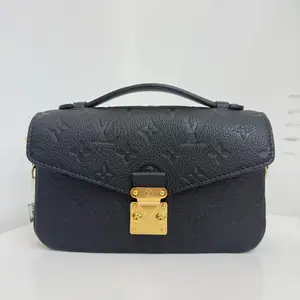 Pre-owned Louis Vuitton leather Messenger Bags east west Pochette Métis Messenger Bag【BF 2U】