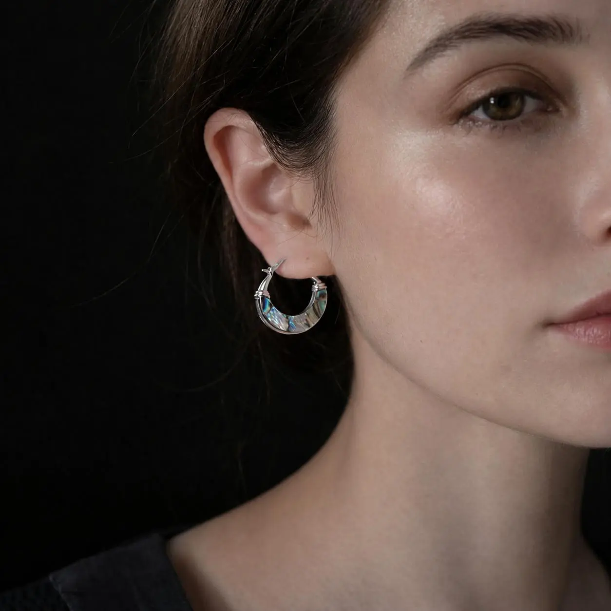 Women's Gold Plain Copper Alloy Abalone Shell Huggie Small Hoops Earrings - Iridescent Ocean Beach Charm, Minimalist Lightweight Dainty Costume Jewelry, Everyday Gift for Women, Affordable Fashion, Coastal Feminine Aesthetic Resort Wear, 2Cm