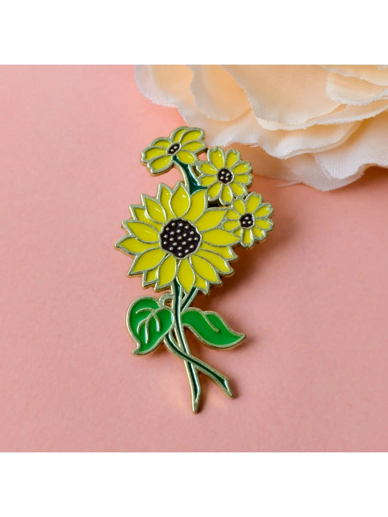 Sunflower Bouquet Badge Enamel Pin Spring Floral Brooch Accessory for Backpacks Jackets Perfect Gift for Plant Lover & Gardening Fans Brooch Pins