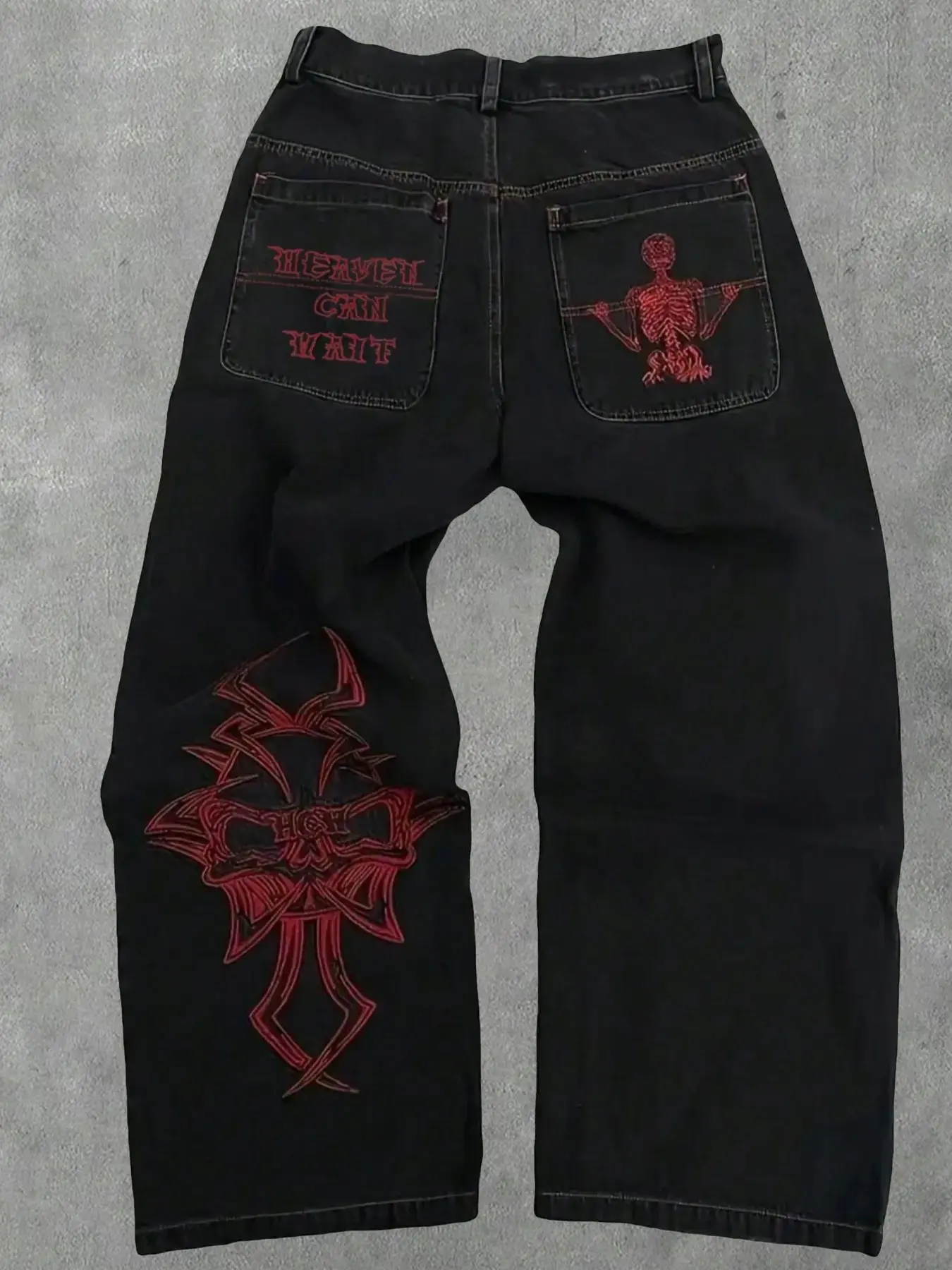 Men's American Retro Style Fitted Denim Jeans with Back Skull Design Straight Leg Pants for All Seasons Trendy Fashion Menswear Classic Red Pocket Streetwear