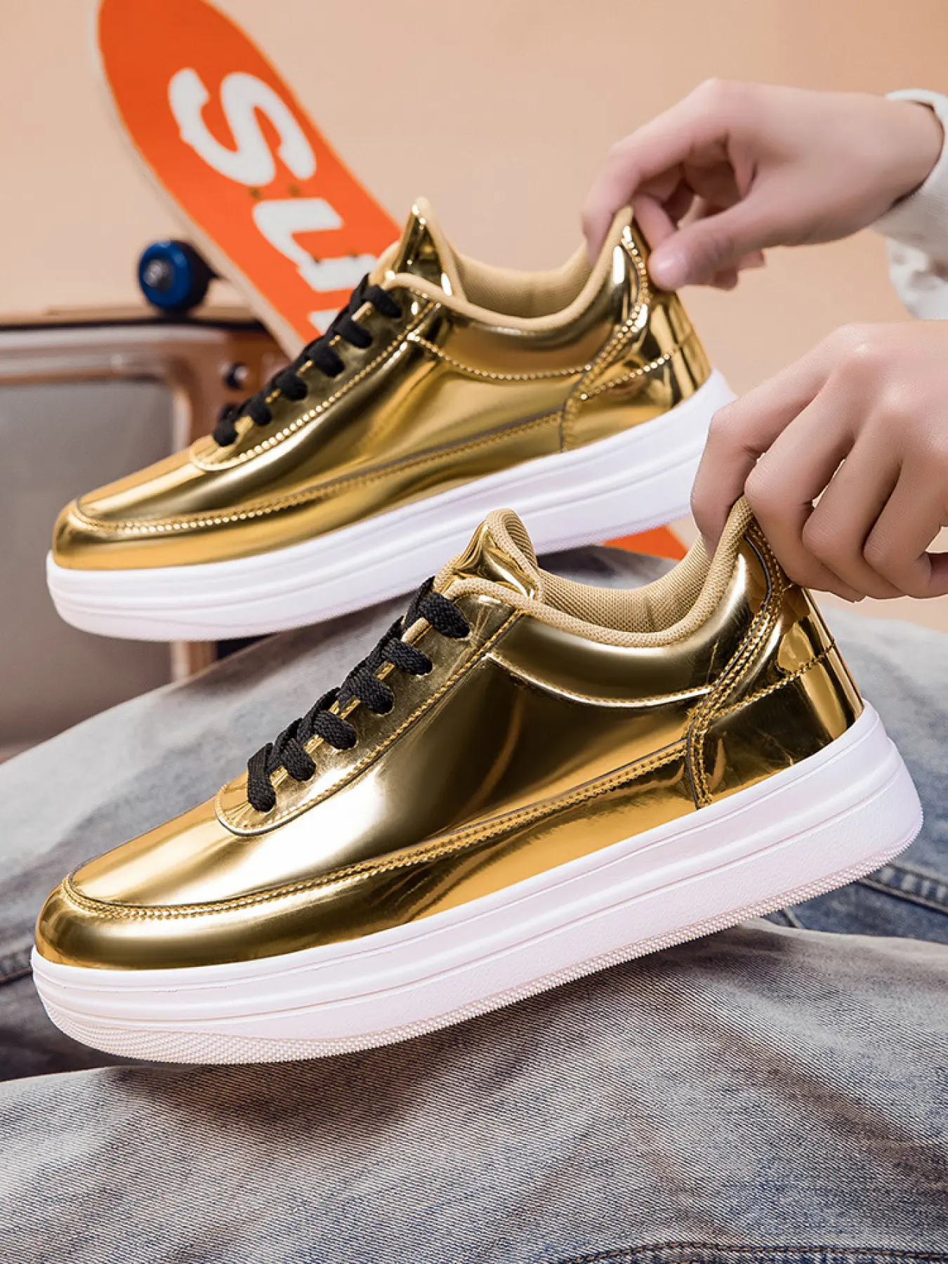 Men's All-Gold Patent Leather Platform Sneakers, Cool Eye-Catching Style, Metallic Patent Leather Material + Platform Design + Black Rope Laces, Unique Style, Height-Boosting Shape , Ideal for Daily Commuting & Street Wear Scenarios