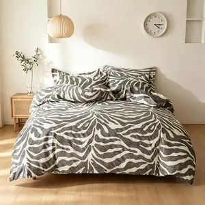 Gray Zebra Print Duvet Cover 3-Piece Set, Includes 1 Duvet Cover and 2 Pillowcases (Without Insert), Soft and Comfortable, Suitable for All Seasons, Perfect for Bedroom or Guest Room.