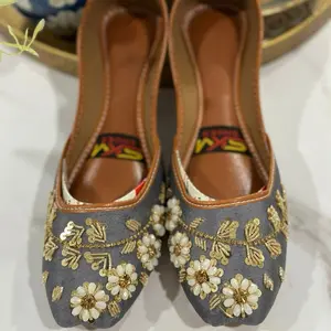 Jutti Embroidered Footwear with Gold Embroidery, Stylish Design for Walking, Ideal for Any Occasion or everyday wear. (NO REFUND OR EXCHANGE)