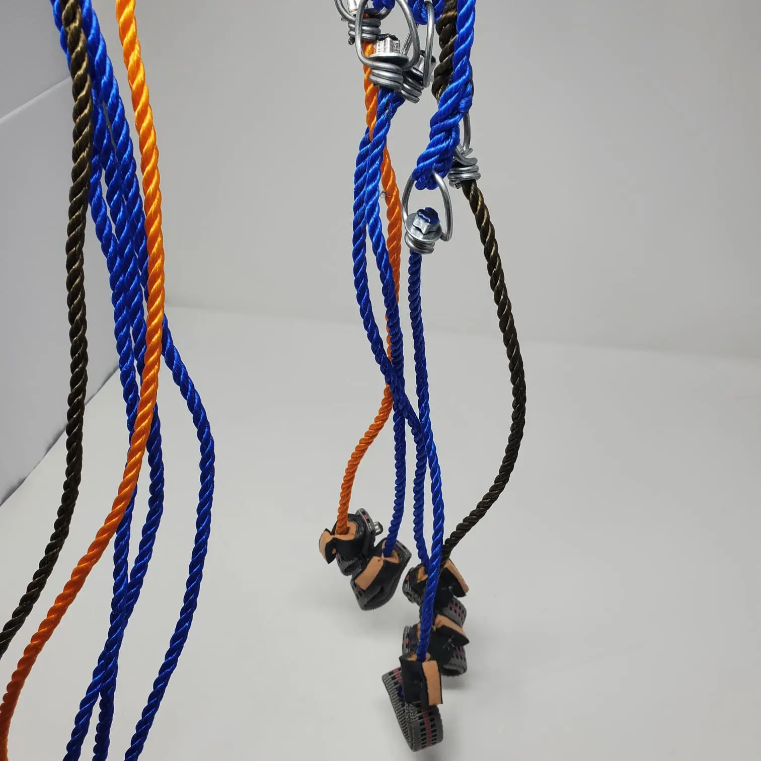Heavy Duty Gamefowl Rooster Tie Cord #12 (6mm x 7ft) – Durable Poultry Tether Line with Secure Clamp & Swivel Ring