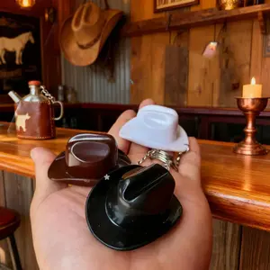 Cowboy Hat Bottle Opener Keychain, Western Style Metal Opener with Key Ring, Portable Cap Keychain Beer Openers, Rustic Beer Bottle Openers for Men, Ideal for Parties Gifts for Enthusiasts