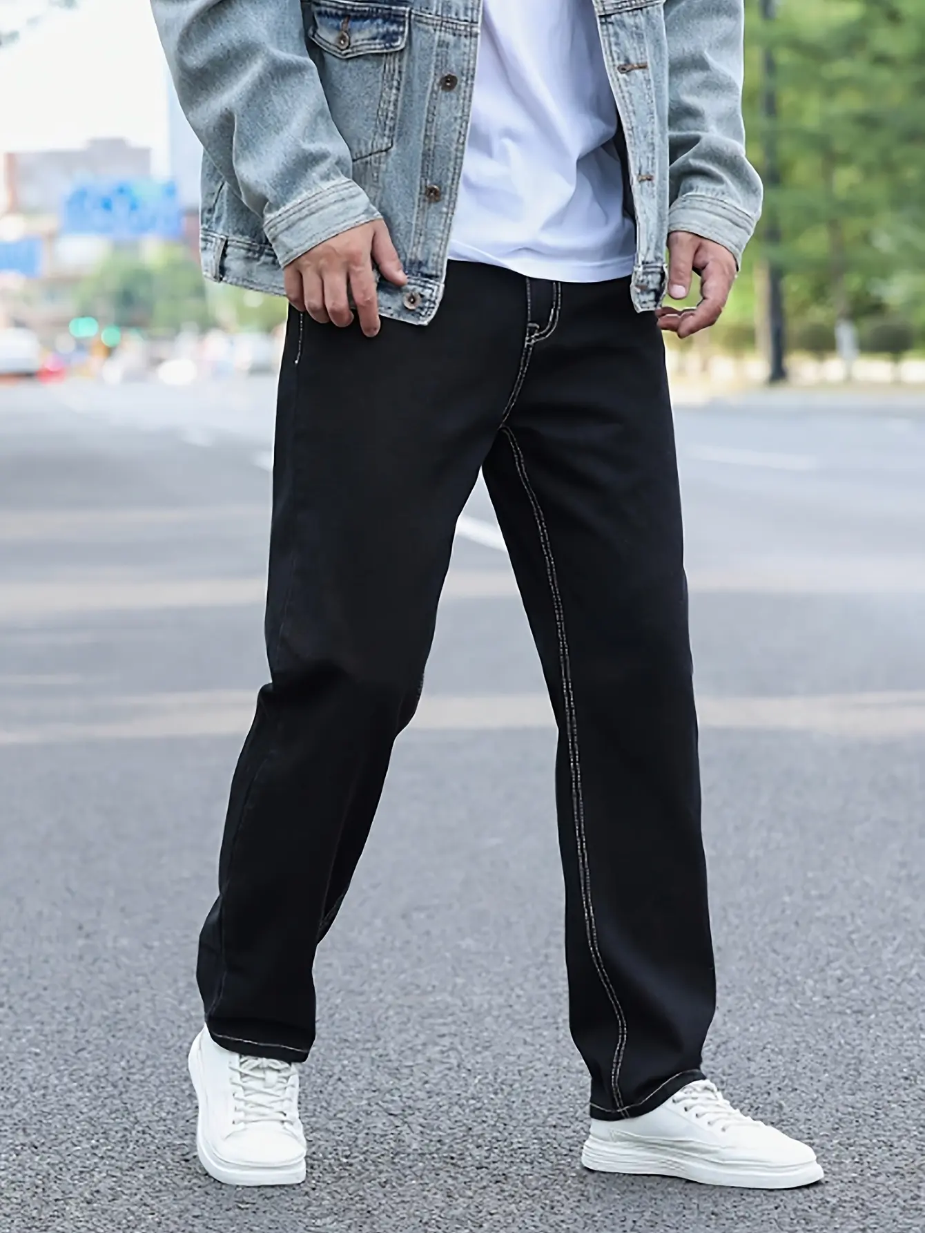 Men's Loose-Fit Straight-Leg Denim Jeans, Casual Trousers with Side Stripe Detail, Multiple Pockets, and Button Fly, H Type
