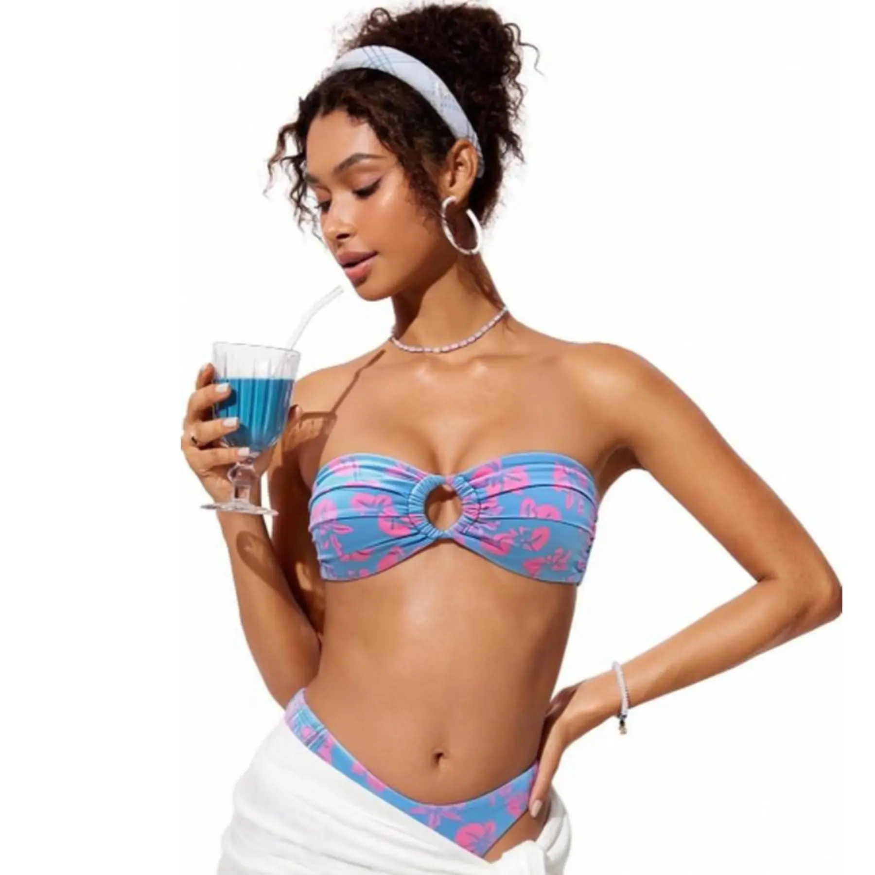 Women's 2-Piece Halter Floral Bikini Set, O-Ring Front Clasp Top, Triangle Brief, Gold Hardware, High-Cut Bottom, Slim-Fitting plain Floral Print Swimwear for Summer Beach, Resort, Sports & Outdoor Activities, Sporty Chic Beachwear   style vintage