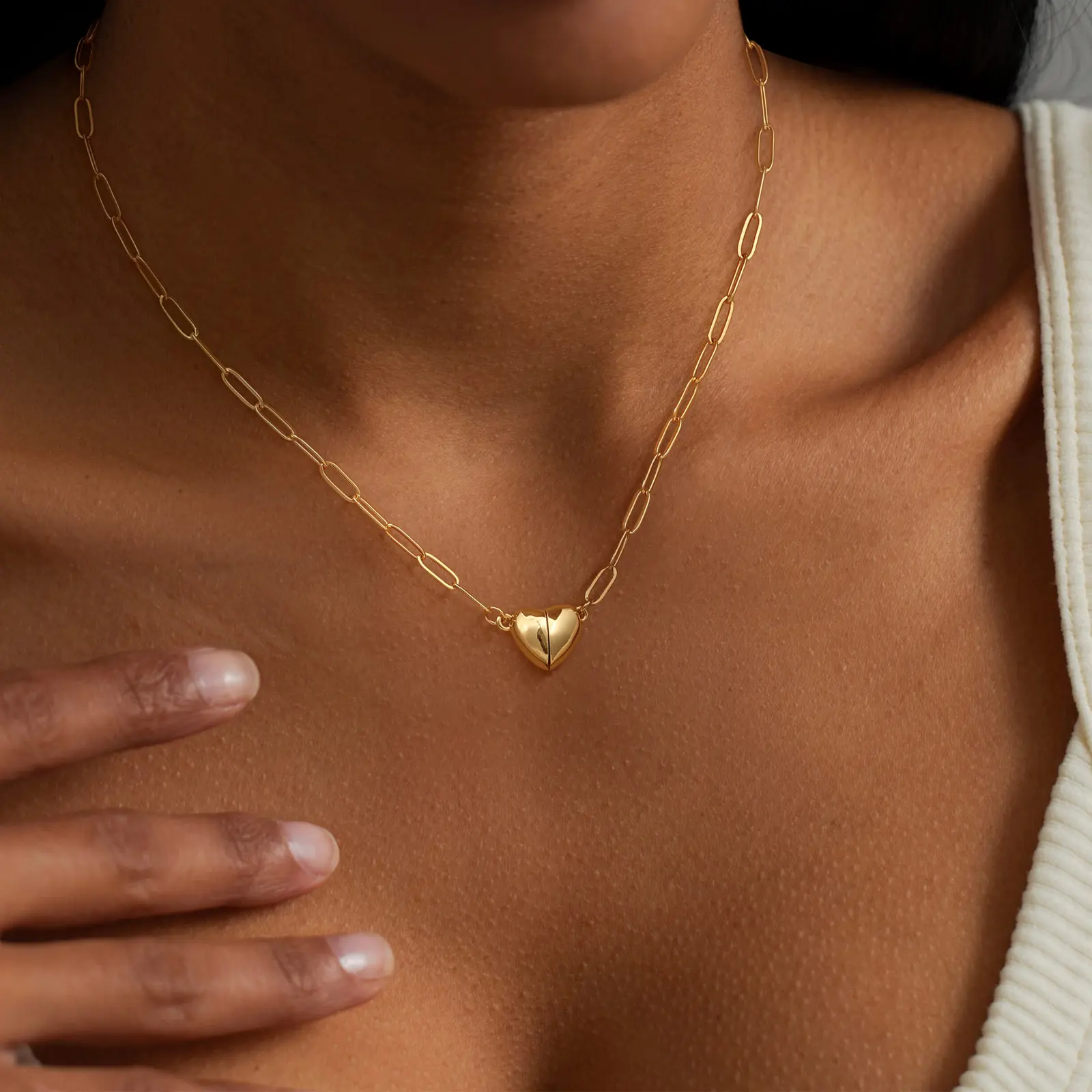 Dearmay Women's Magnetic Heart Gold Necklace - Waterproof, Non-Tarnish, Hypoallergenic Dainty Fashion Minimalist Necklace, Exquisite Jewelry Gift for Valentines Day Meaningful Gifts, Amour Heart Necklace