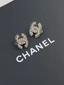 Pre-owned CHANEL Earrings New Year Deal Elegant CC Logo Design in Gift Box