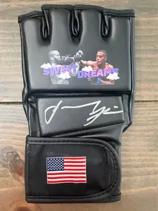 🥊 Jamahal Hill Signed MMA Glove – Beckett Authenticated (Sweet Dreams Design!)