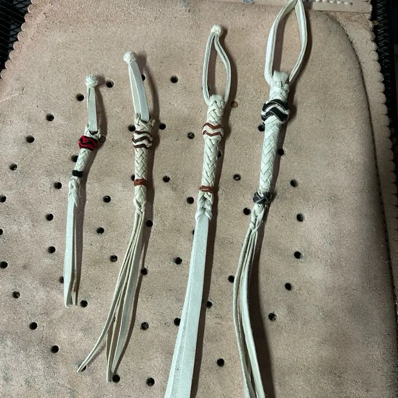 Cuartitas para Caballo Llavero / Leather Horse Whip keychain