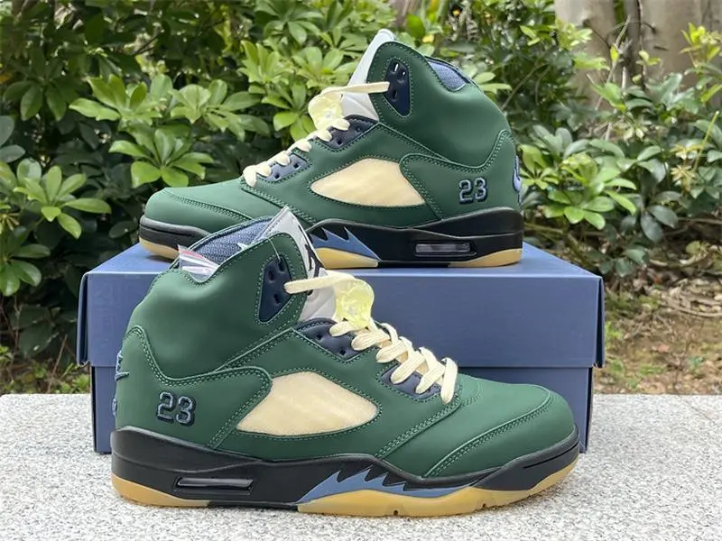 Classic Mid Fashion Athletic Sneakers Deep Green Base Cream Side Detail Side Vent Mesh Panel Shock Absorbing Midsole Wear-resistant Yellow Gum Rubber Outsole Brand New Full Original Box Men Women Daily Walking Trend Sneaker Collecting