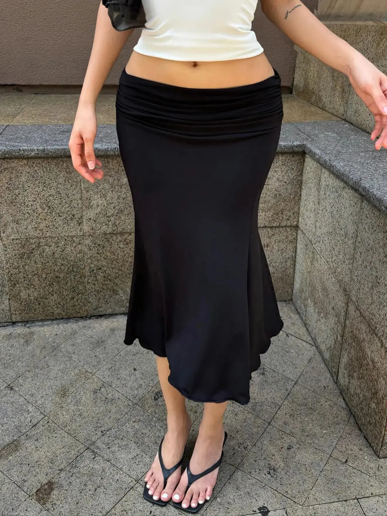 Elegant Ruched High-Waisted Midi Skirt, Y2K Tailored Design, Asymmetric Ruched Skirt, Flared Skirt, Versatile Summer Wear, Women's Fashionable Slim-Fitting Skirt, Side Ruched Skirt