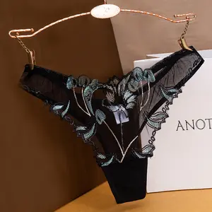 Embroidered lace panties with low waist and seamless net fabric, pure erotic and alluring T-shirt, sexy thong pants