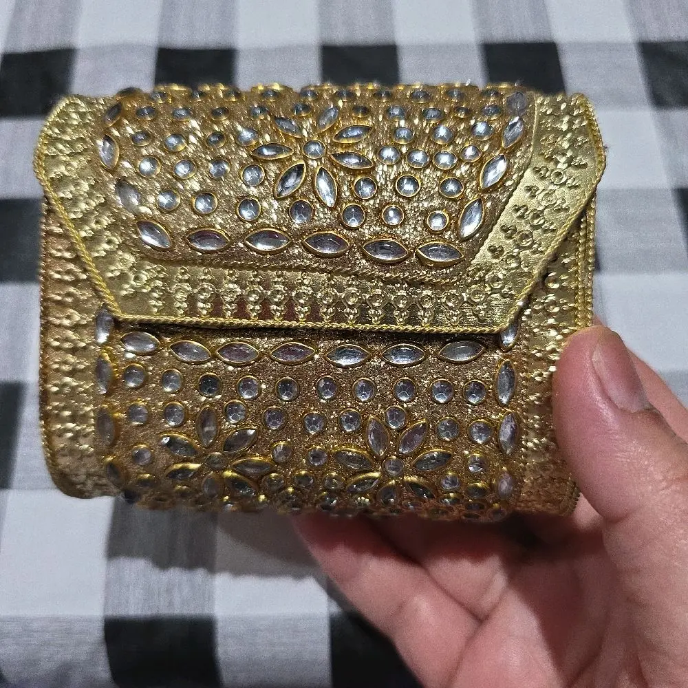 Kundun Clutch