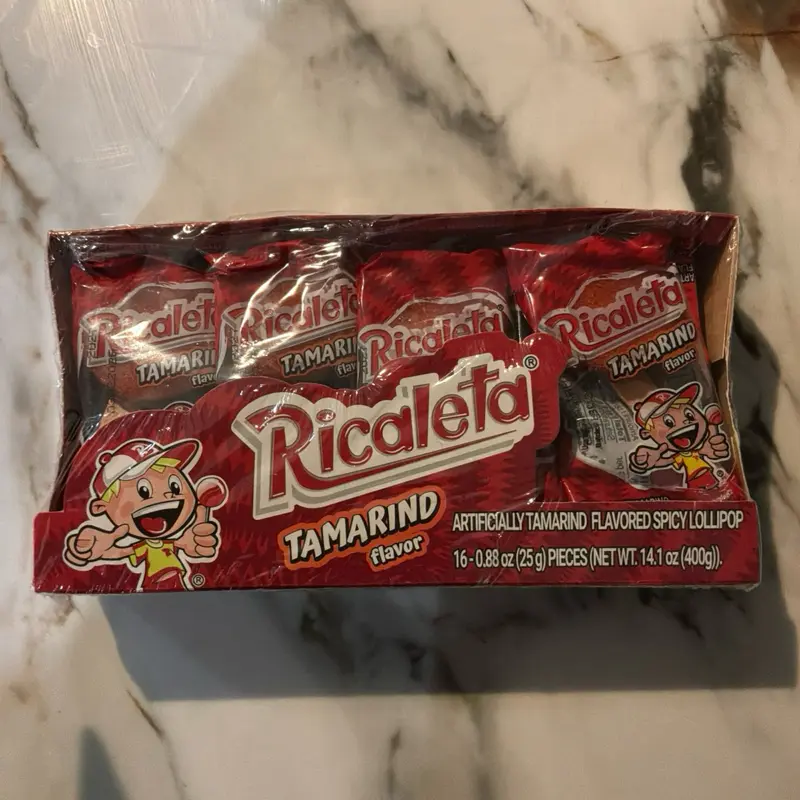 Ricaleta tamarind flavor lollipop 16 pieces