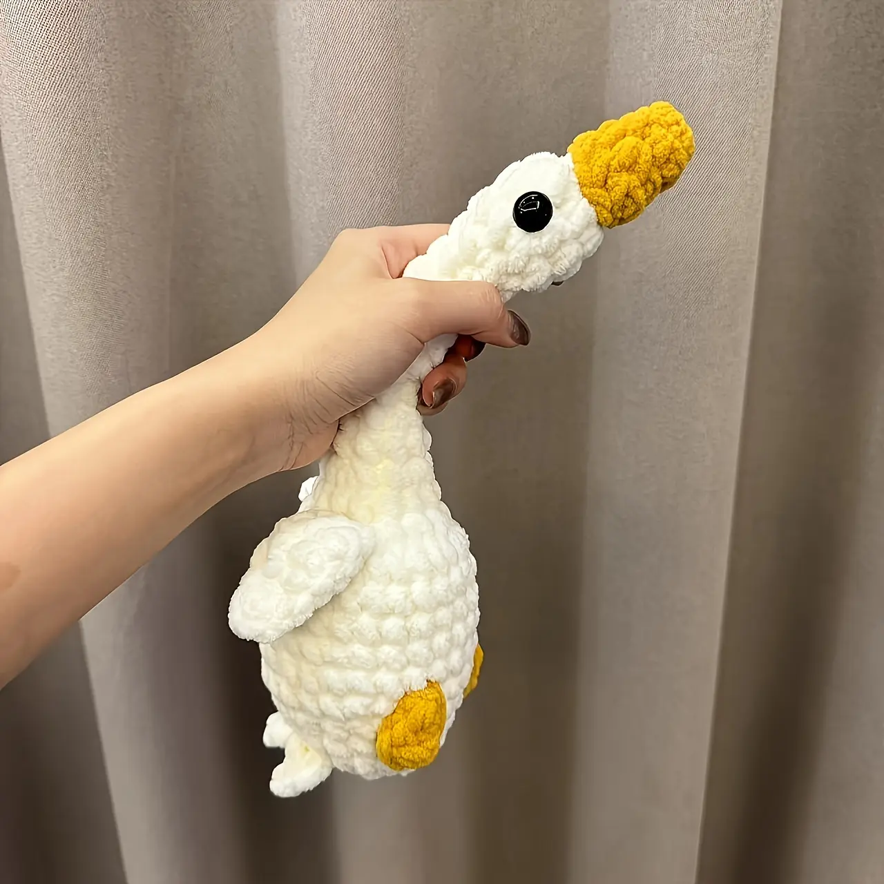 Handmade crochet doll long-necked duck finished statue small gift, art craft decorative gift, exquisite home decoration